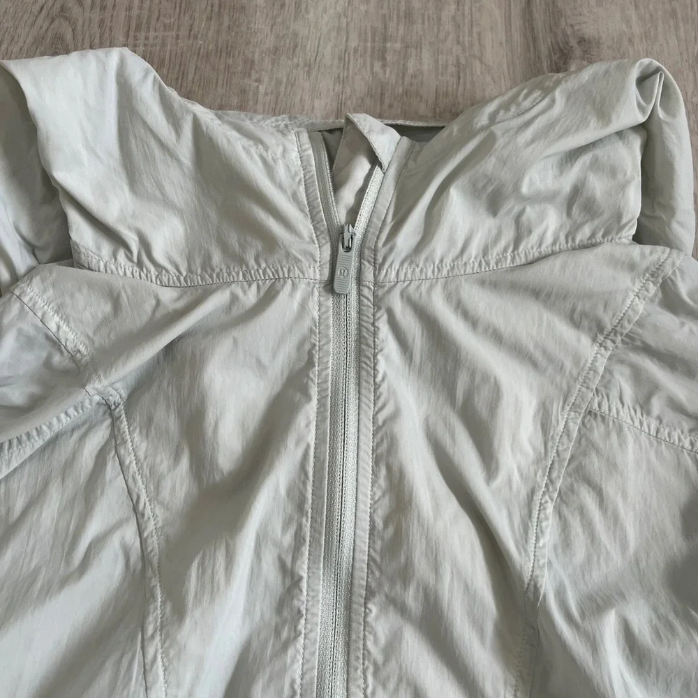 Lululemon Hood Lite Packable Jacket Island Mist Women 8 Glyde Active Lightweight